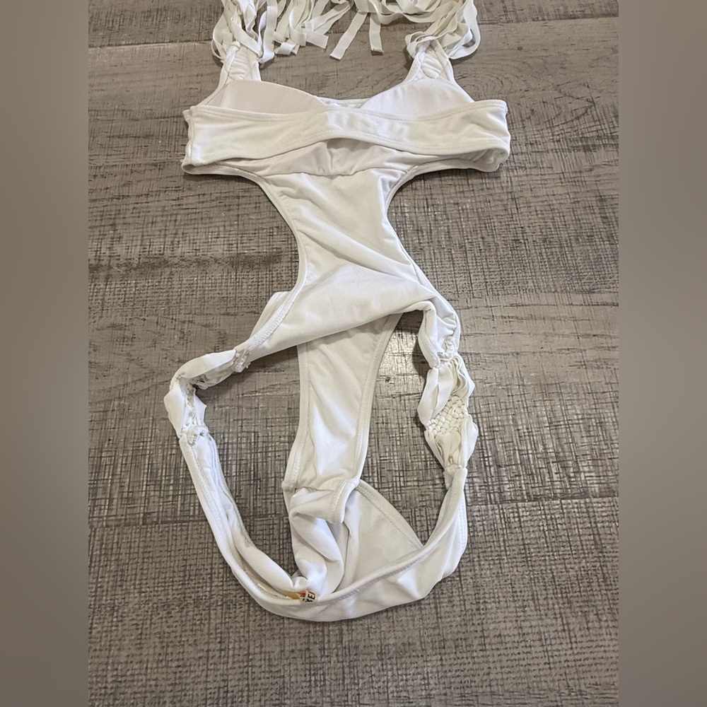 Forever21 White Cut-Out Bathing Suit with Tassle Details Size Small - Picture 8 of 9